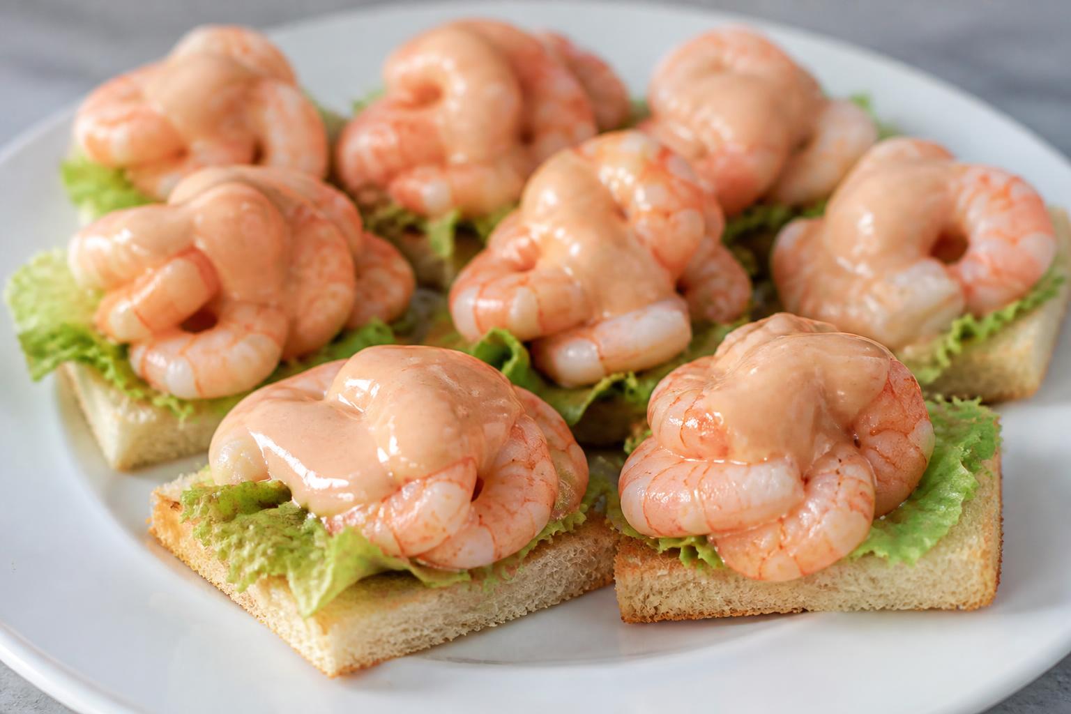 découvrez nos délicieuses recettes de canapés de crevettes sauce cocktail, parfaits pour vos apéritifs et événements gourmands.