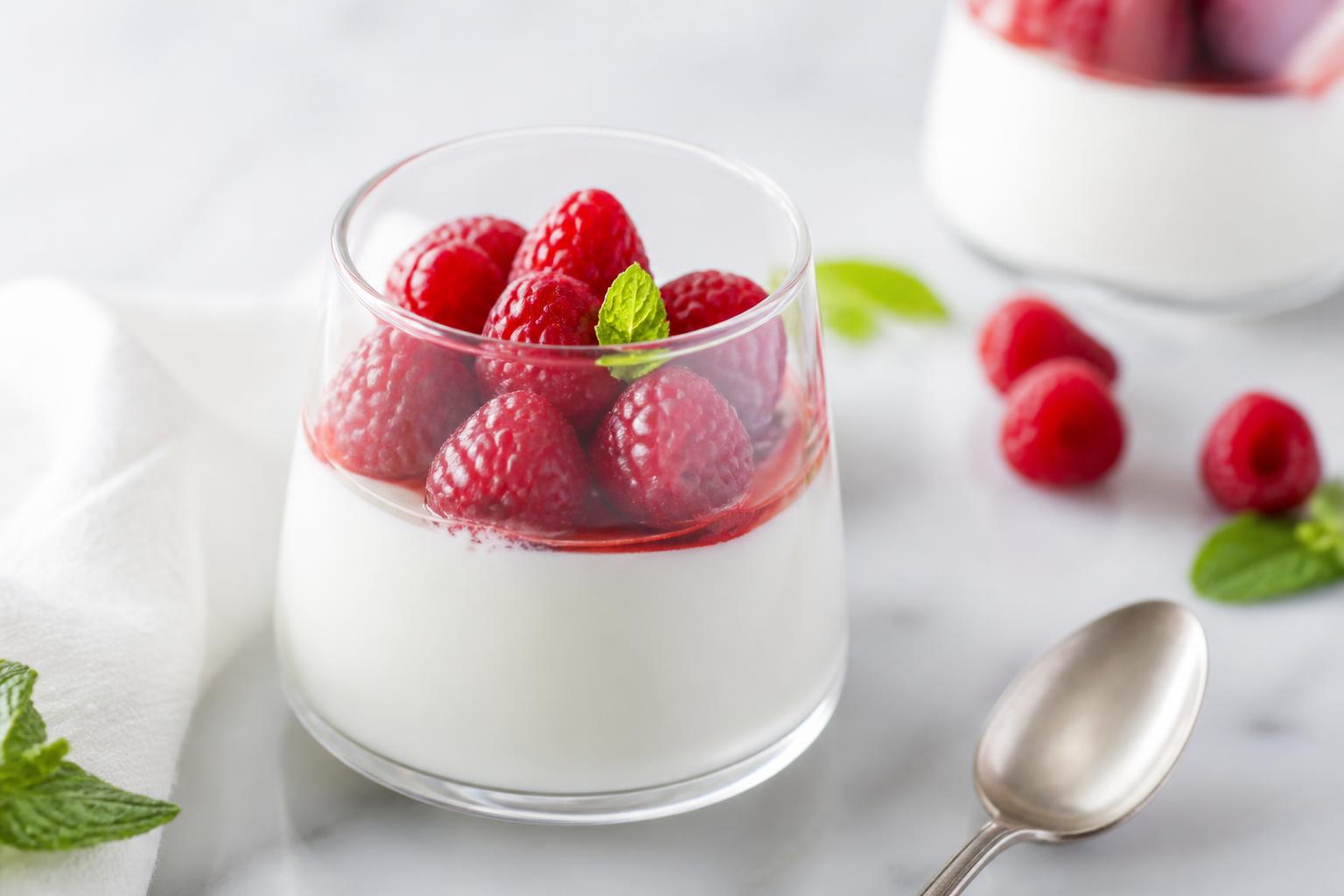 découvrez la douceur du fromage blanc aux framboises, une recette légère et gourmande parfaite pour un dessert frais et sain.