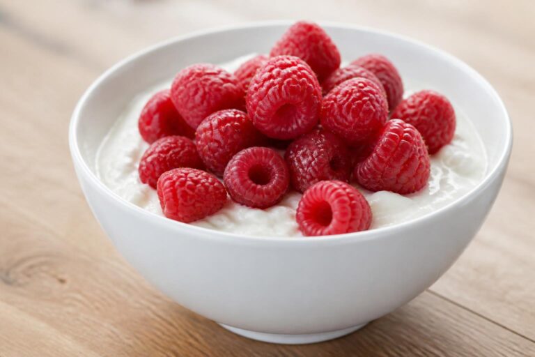 découvrez notre recette gourmande de fromage blanc aux framboises, une douceur fraîche et légère parfaite pour toutes les occasions.