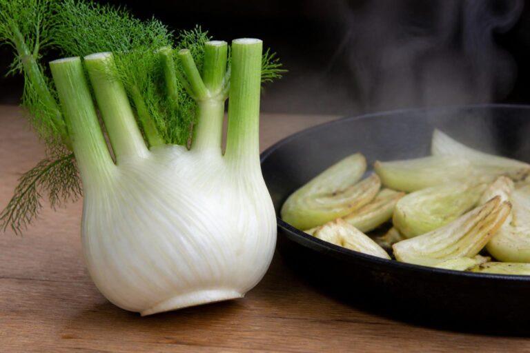 découvrez tout sur le fenouil : comment choisir ce bulbe aromatique et les meilleures méthodes de cuisson pour sublimer sa saveur unique.