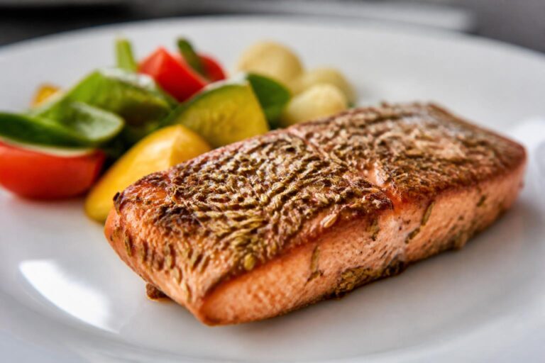 découvrez notre recette savoureuse de pavé de saumon aux graines de fenouil, un plat facile à préparer alliant fraîcheur et saveurs délicates pour un repas sain et gourmand.