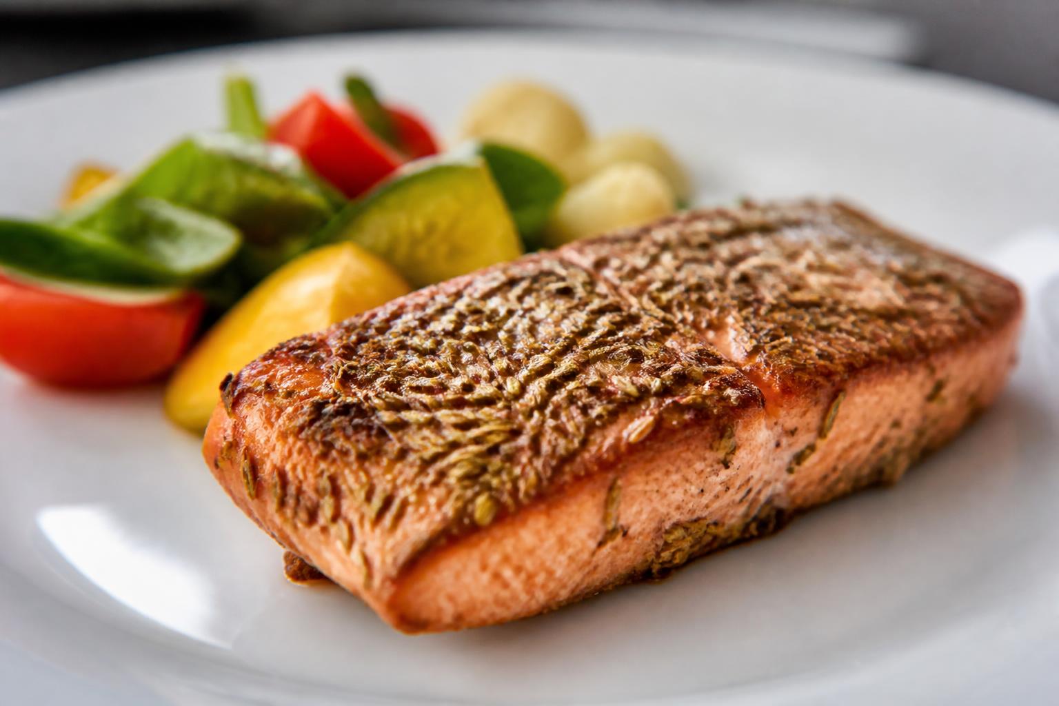 découvrez notre recette savoureuse de pavé de saumon aux graines de fenouil, un plat facile à préparer alliant fraîcheur et saveurs délicates pour un repas sain et gourmand.