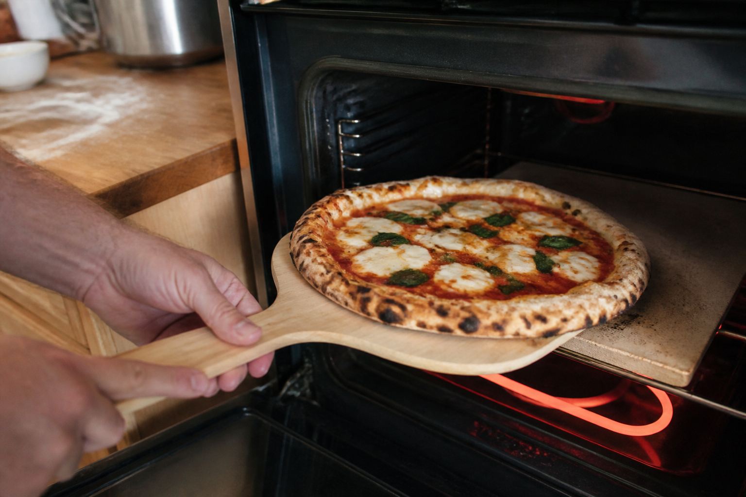 Pizza maison : pâte fine ou épaisse, la méthode pour bien la cuire